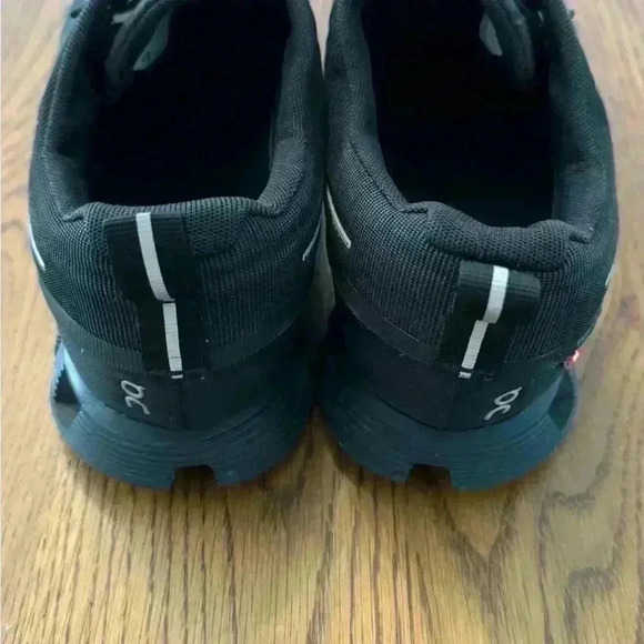 On cloud 5 for men size 10.5 - Picture 4 of 5